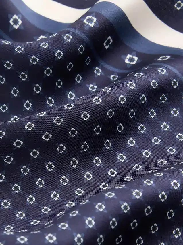 100 % Seide – Übergroßer dreieckiger Bandana-Schal