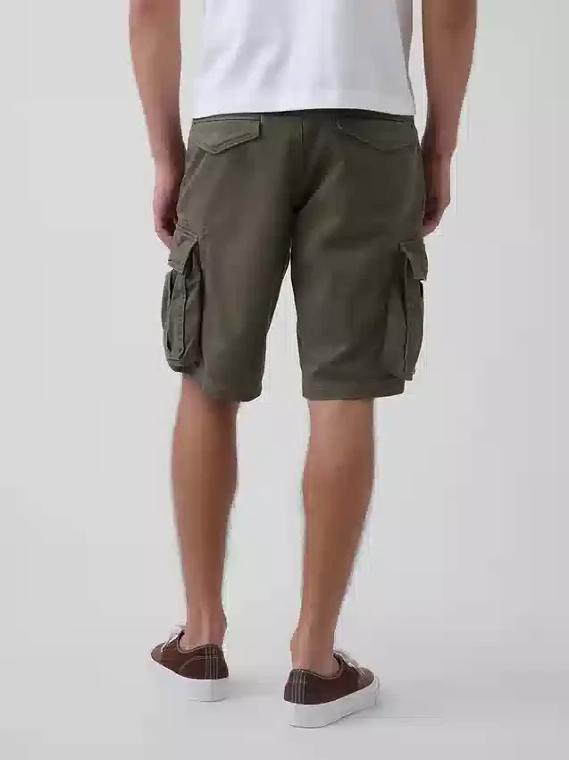 11" Cargo-Shorts in lockerer Passform