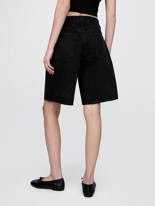 11" Denim-Shorts mit mittlerer Leibhöhe und verlängertem Schnitt