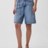 11" Mid-Rise-Denim-Shorts mit Micro-Gürtel und Longline-Schnitt