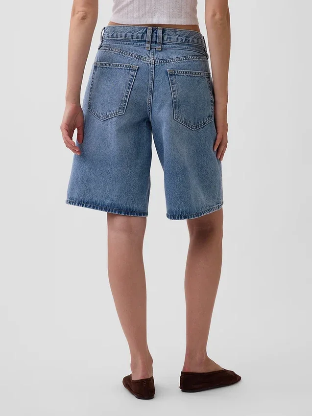 11" Mid-Rise-Denim-Shorts mit Micro-Gürtel und Longline-Schnitt