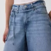 11" Mid-Rise-Denim-Shorts mit Micro-Gürtel und Longline-Schnitt