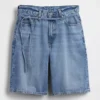 11" Mid-Rise-Denim-Shorts mit Micro-Gürtel und Longline-Schnitt