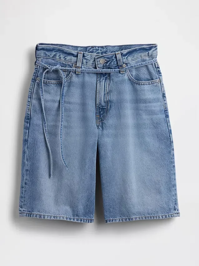 11" Mid-Rise-Denim-Shorts mit Micro-Gürtel und Longline-Schnitt
