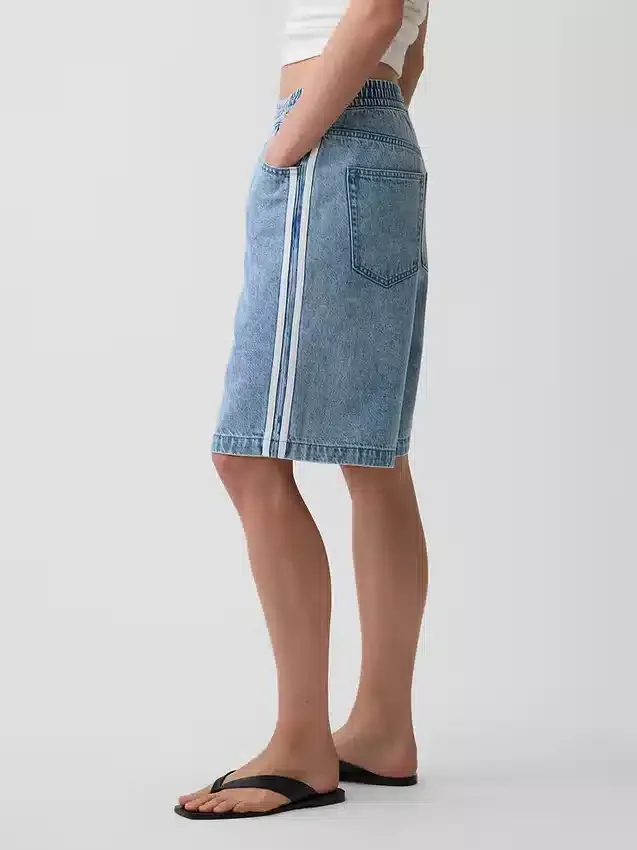 11" Mid-Rise-Jeansshorts mit weichen Streifen und langem Bein