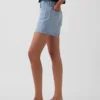 3,5" hohe, locker sitzende, gerade geschnittene Jeansshorts