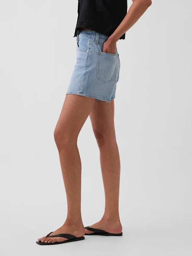 3,5" hohe, locker sitzende, gerade geschnittene Jeansshorts