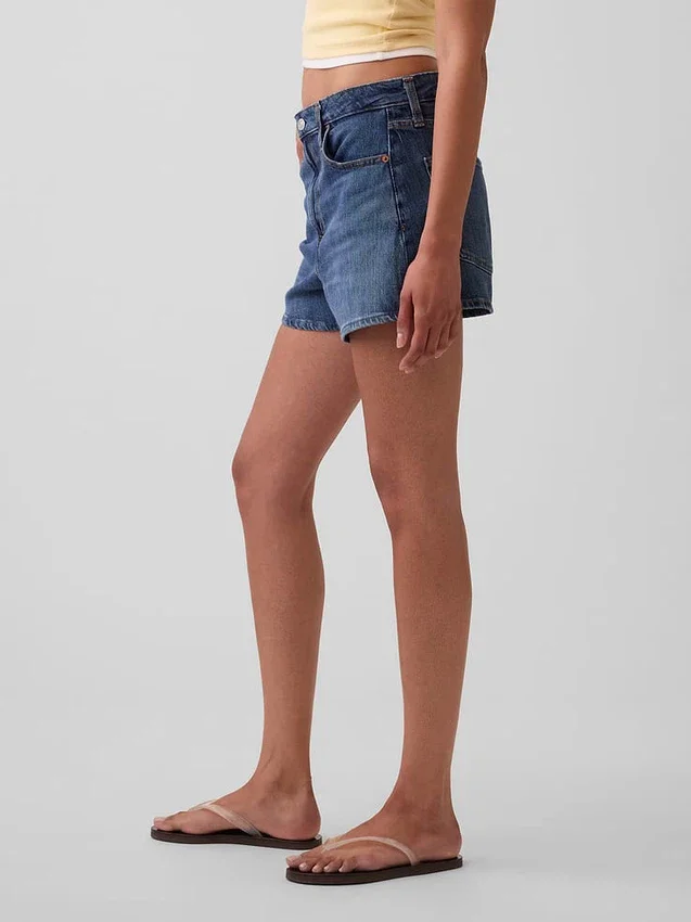 3,5" hohe, locker sitzende, gerade geschnittene Jeansshorts