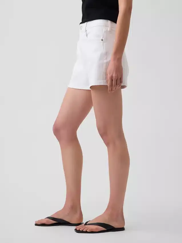 3,5" hohe, locker sitzende, gerade geschnittene Jeansshorts