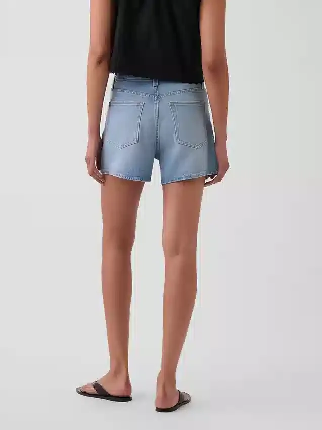 3,5" hohe, locker sitzende, gerade geschnittene Jeansshorts