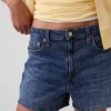 3,5" hohe, locker sitzende, gerade geschnittene Jeansshorts
