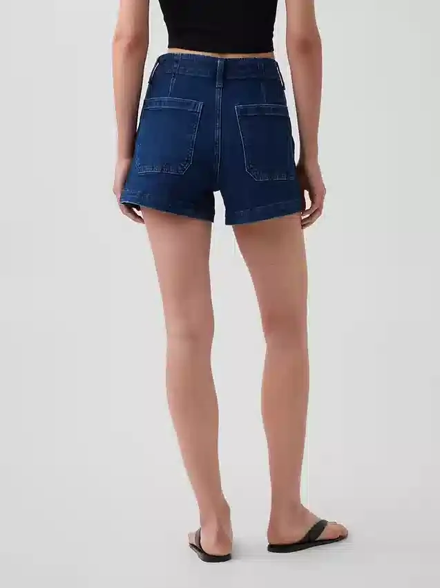 3,5" hohe, locker sitzende, gerade geschnittene Jeansshorts im Matrosen-Stil