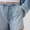 3,5“ ultraweiche, tief sitzende Easy-Denim-Shorts