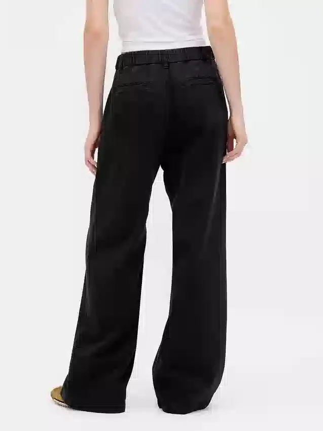 365 High-Rise-Jeanshose aus ultrweichem Denim mit Falten