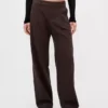 365 Low-Rise-Hose aus gebürstetem Twill mit Falten