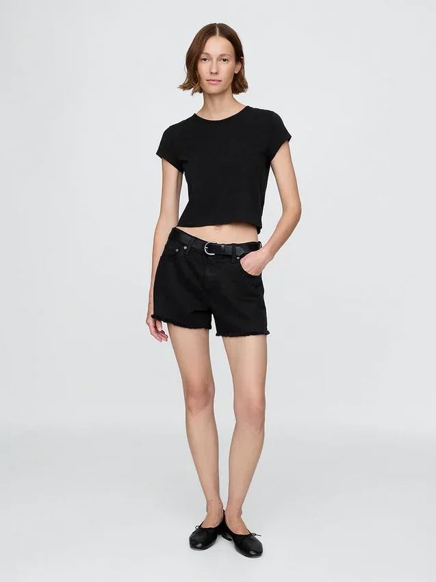 4" Mid Rise, ultraweiche, locker sitzende Shorts mit abgeschnittenem Saum