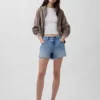 4" Mid Rise, ultraweiche, locker sitzende Shorts mit abgeschnittenem Saum