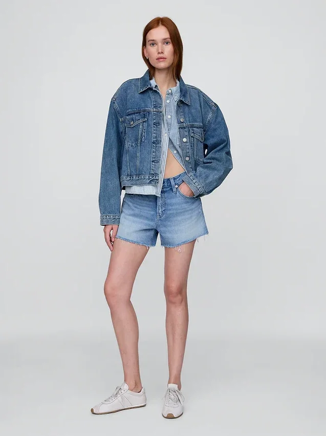 4" Mid Rise, ultraweiche, locker sitzende Shorts mit abgeschnittenem Saum