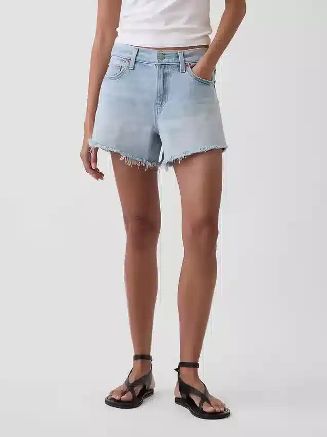 4" Mid Rise, ultraweiche, locker sitzende Shorts mit abgeschnittenem Saum
