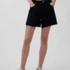 4" Mid Rise, ultraweiche, locker sitzende Shorts mit abgeschnittenem Saum