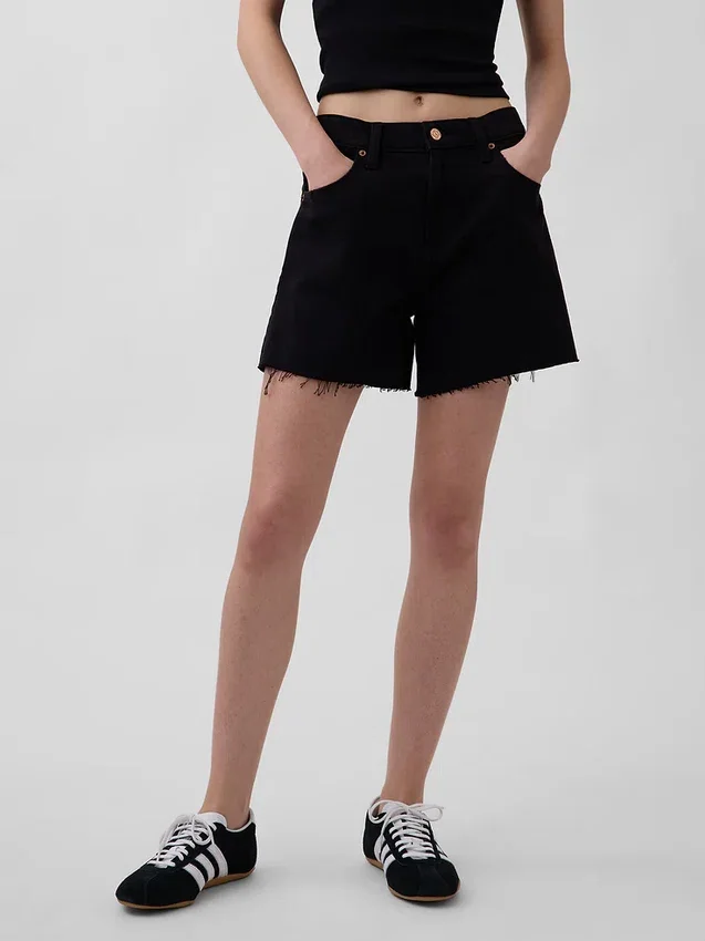 4" Mid Rise, ultraweiche, locker sitzende Shorts mit abgeschnittenem Saum