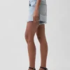 4" Mid Rise, ultraweiche, locker sitzende Shorts mit abgeschnittenem Saum
