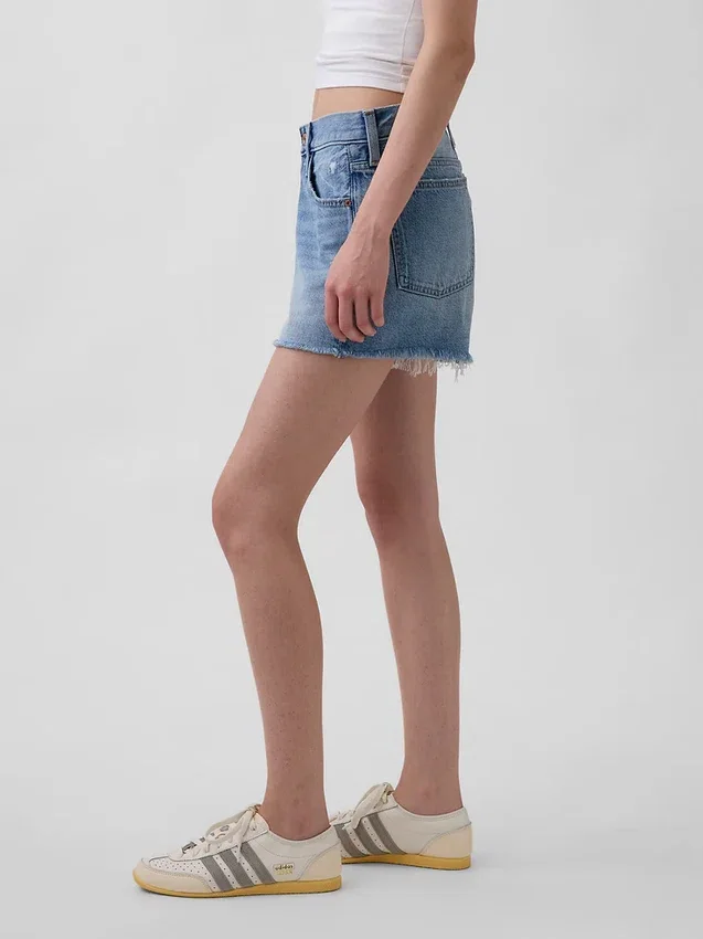 4" Mid Rise, ultraweiche, locker sitzende Shorts mit abgeschnittenem Saum