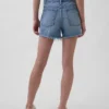4" Mid Rise, ultraweiche, locker sitzende Shorts mit abgeschnittenem Saum