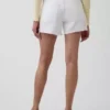 4" Mid Rise, ultraweiche, locker sitzende Shorts mit abgeschnittenem Saum