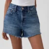 4" Mid Rise, ultraweiche, locker sitzende Shorts mit abgeschnittenem Saum
