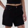 4" Mid Rise, ultraweiche, locker sitzende Shorts mit abgeschnittenem Saum