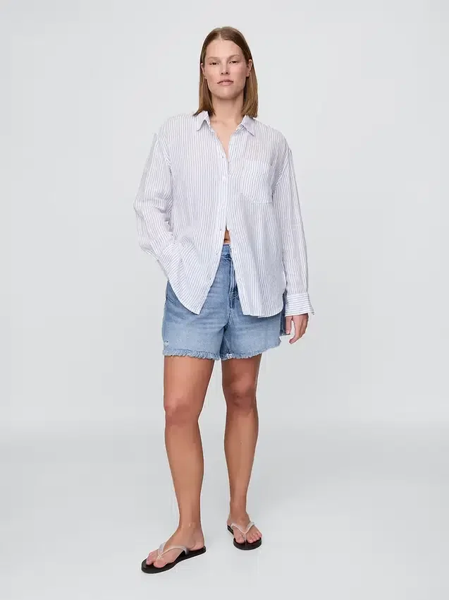 4" Mid Rise, ultraweiche, locker sitzende Shorts mit abgeschnittenem Saum