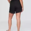 4" Mid Rise, ultraweiche, locker sitzende Shorts mit abgeschnittenem Saum