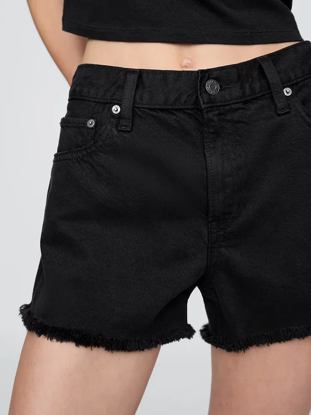 4" Mid Rise, ultraweiche, locker sitzende Shorts mit abgeschnittenem Saum