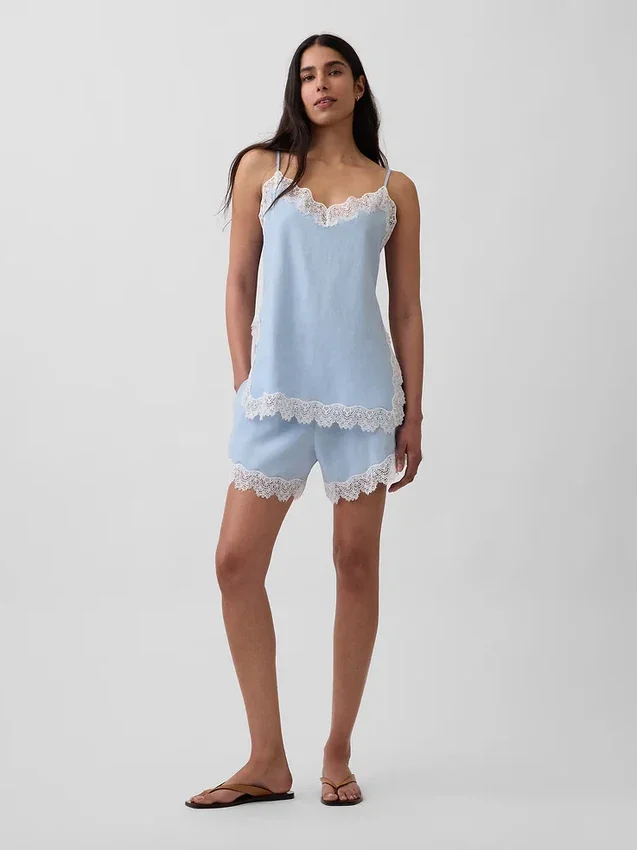 4" Shorts aus Leinenmischung mit mittlerer Leibhöhe und Spitzenbesatz