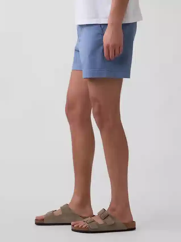 5,5" Shorts in lockerer Passform