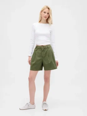 6" kurze Plissee-Shorts aus Twill mit mittlerer Leibhöhe