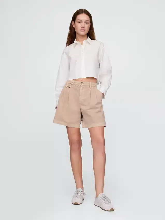 6" kurze Plissee-Shorts aus Twill mit mittlerer Leibhöhe