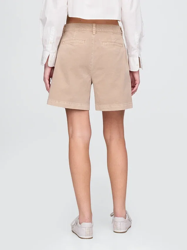 6" kurze Plissee-Shorts aus Twill mit mittlerer Leibhöhe