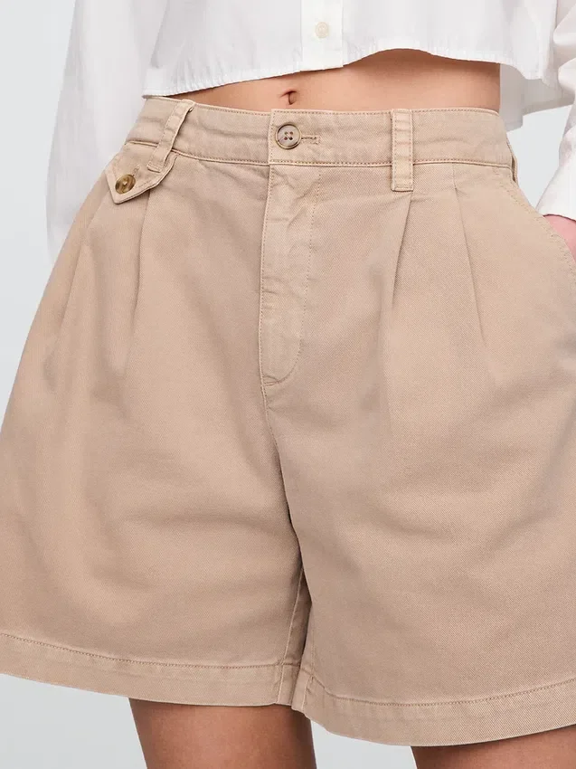6" kurze Plissee-Shorts aus Twill mit mittlerer Leibhöhe
