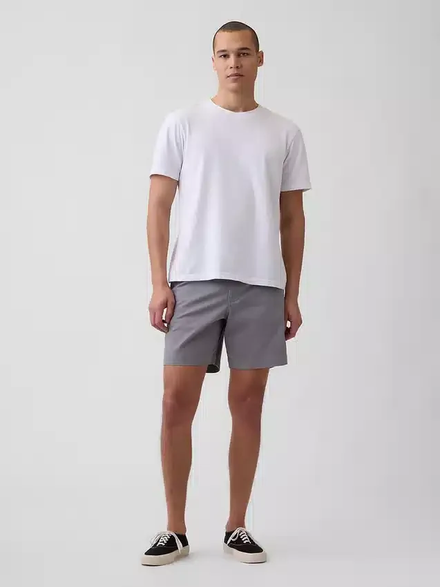 7" Shorts in lockerer Passform