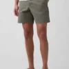 7" Shorts in lockerer Passform