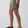 7" Shorts in lockerer Passform