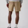 7" Shorts in lockerer Passform