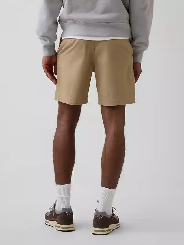 7" Shorts in lockerer Passform