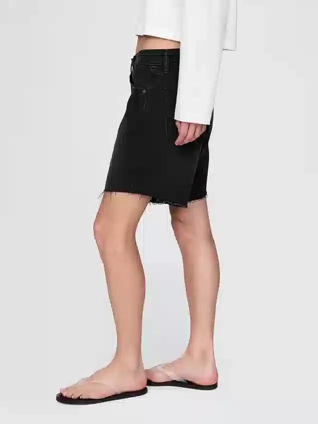 8" Bermuda-Shorts aus Denim im 90er-Jahre-Stil mit mittlerer Leibhöhe