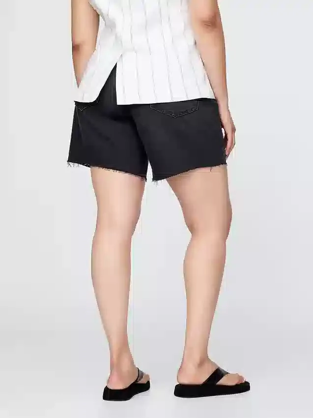 8" Bermuda-Shorts aus Denim im 90er-Jahre-Stil mit mittlerer Leibhöhe