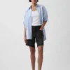 8" Bermuda-Shorts aus Denim mit mittlerer Leibhöhe und lockerer Passform
