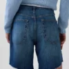 8" Bermuda-Shorts aus Denim mit mittlerer Leibhöhe und lockerer Passform