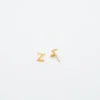 Admiral Row Gold-Ohrringe mit Initialen